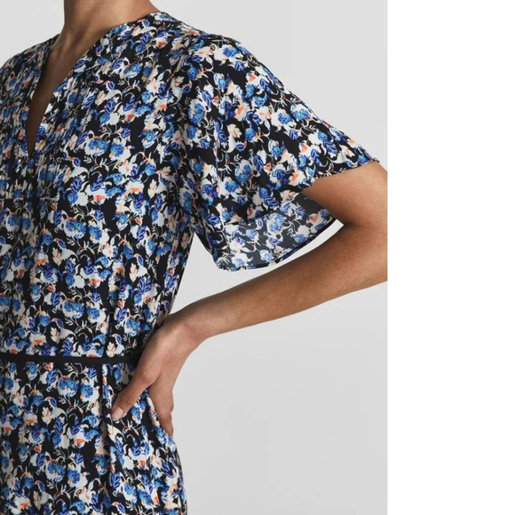 Reiss Lulu Flippy Ruffle Hem Mini | Soft Swing Silhouette, Sz 6 - Picture 3 of 12